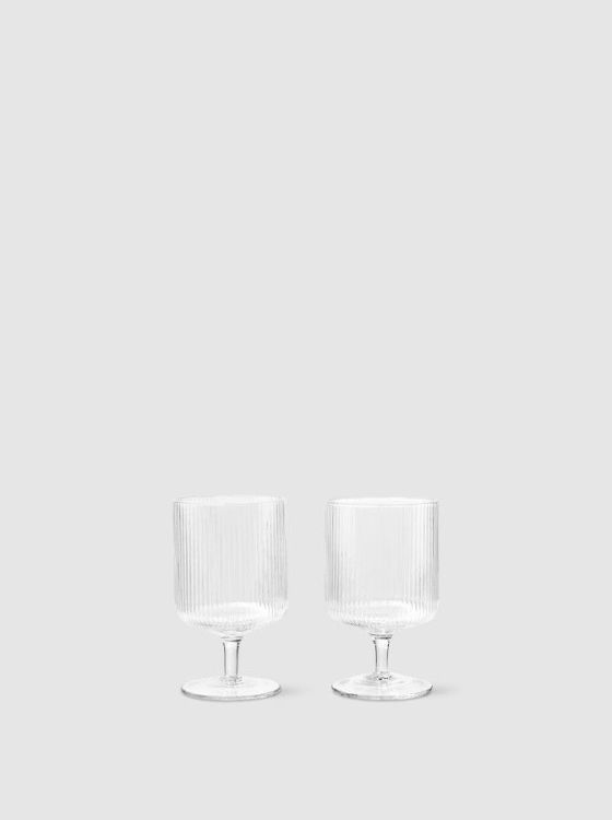 Ferm Living Ripple Glasses - Set van 2 wijn glazen kort - Clear Ferm Living Ripple Glasses - Set van 2 wijn glazen kort - Clear