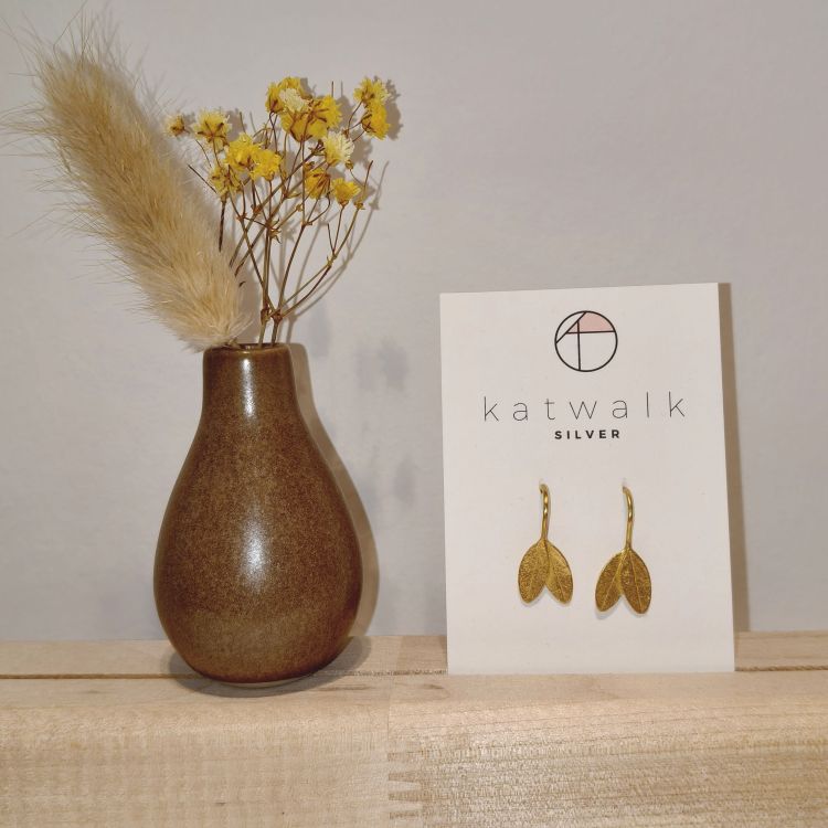 Katwalk Oorbellen - Hanger met blaadjes - goud