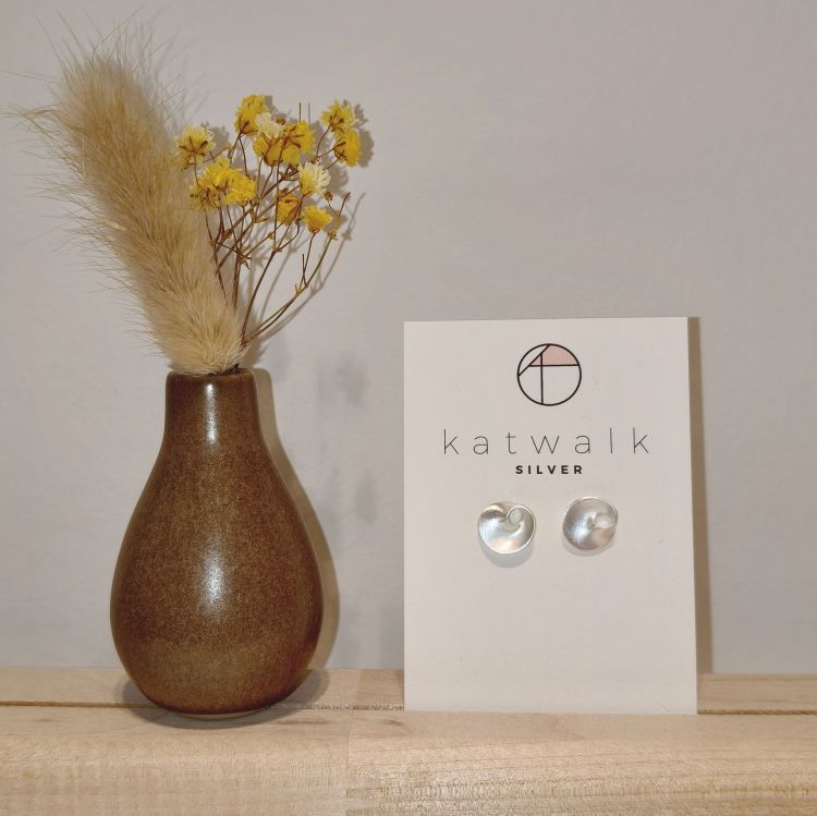 Katwalk Oorbellen - Open schelp - zilver