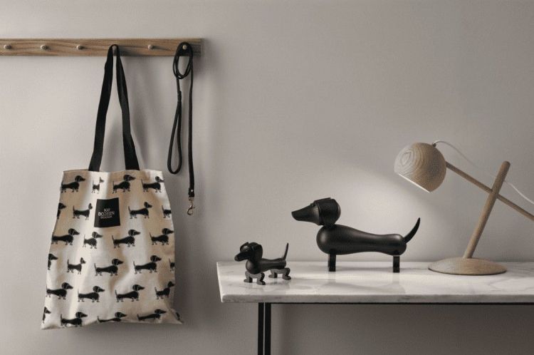 Kay Bojesen Dog - Dark stained oak Medium