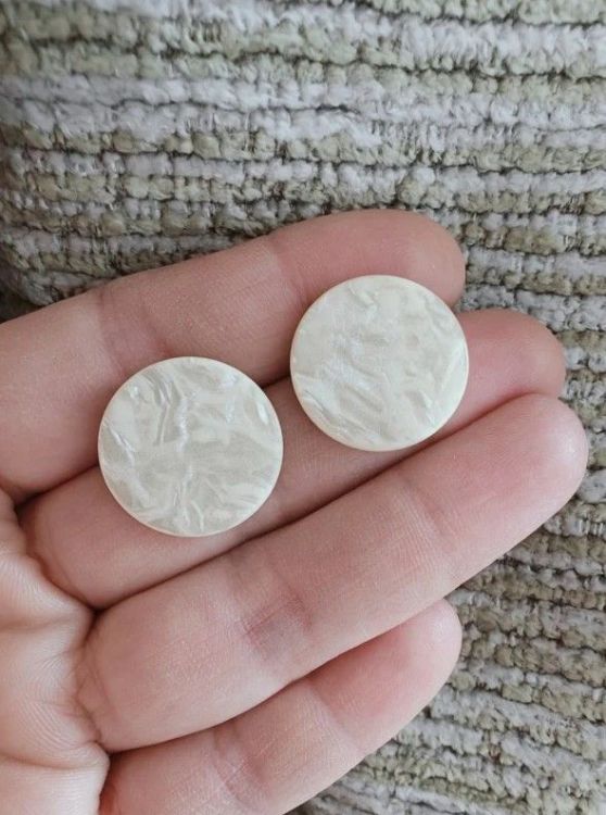 Lily Oorbellen - Big stud (creme)