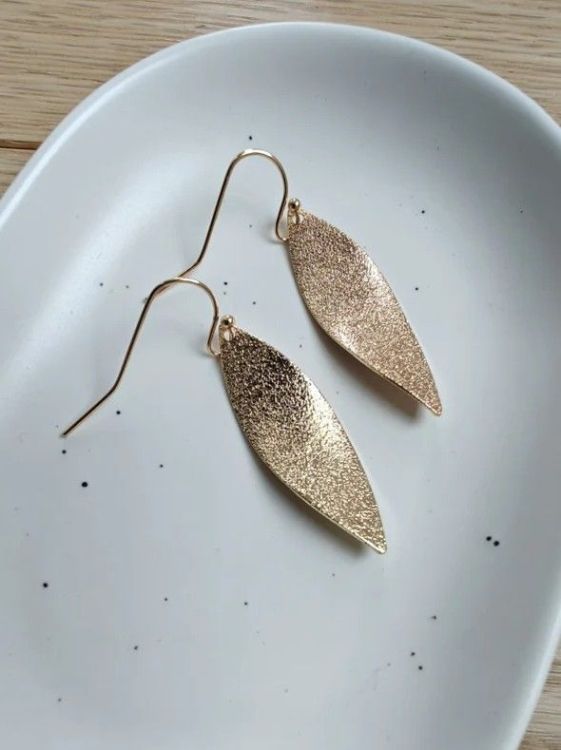 Lily Oorbellen - Twist (goud) Lily Oorbellen - Twist (goud)