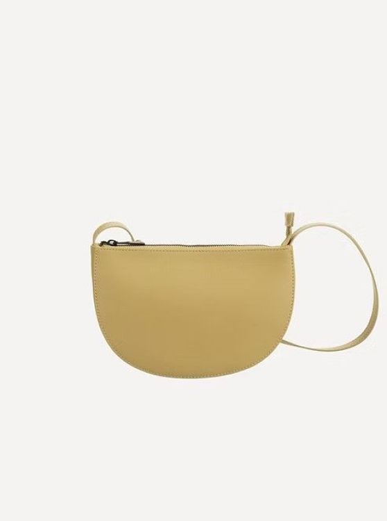 Monk and Anna Handtas - Farou half moon bag - Pampas