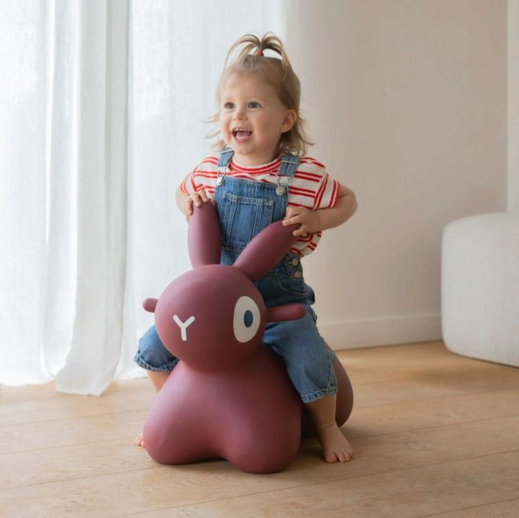 Quut Hoppi Bunny - Burgundy