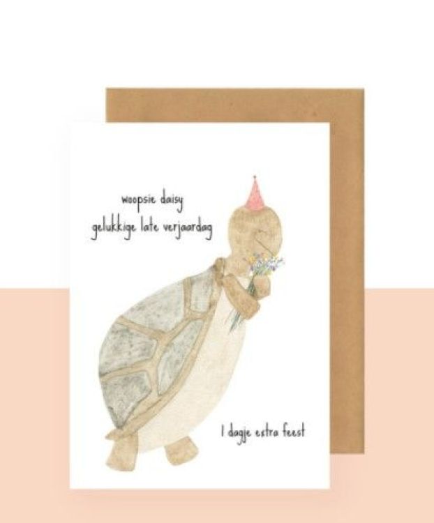 Studio Bertha Postkaart - Woopsie daisy gelukkige late verjaardag