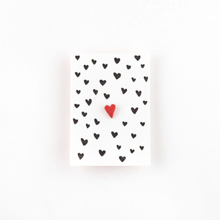 Studio Flash Kaartje met pin - Lots Of Hearts